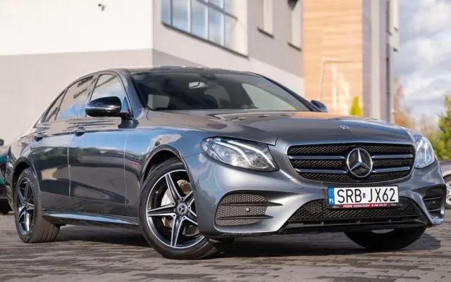 MERCEDES-BENZ Klasa E 220 d 9G-TRONIC AMG Line