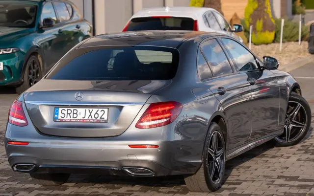 MERCEDES-BENZ Klasa E 220 d 9G-TRONIC AMG Line