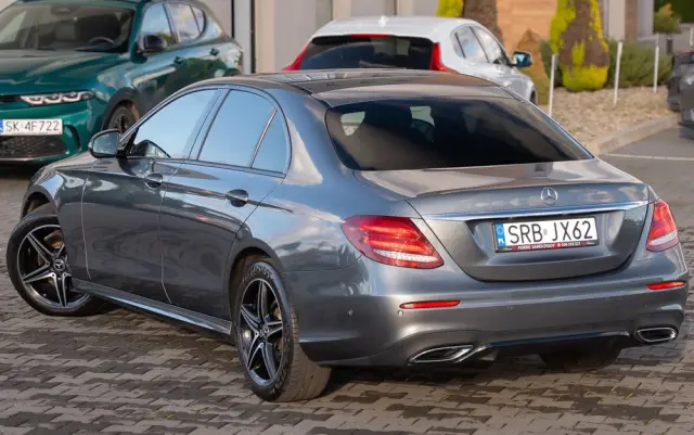 MERCEDES-BENZ Klasa E 220 d 9G-TRONIC AMG Line