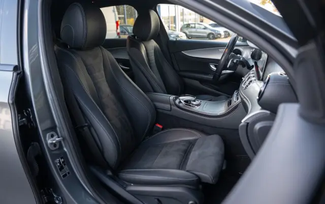 MERCEDES-BENZ Klasa E 220 d 9G-TRONIC AMG Line