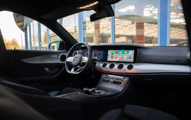 MERCEDES-BENZ Klasa E 220 d 9G-TRONIC AMG Line