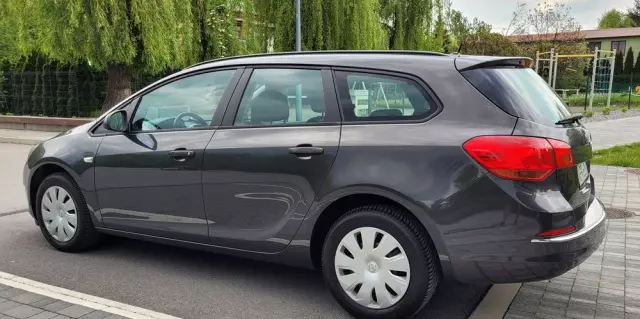 OPEL Astra 1.6 Sports Tourer Active