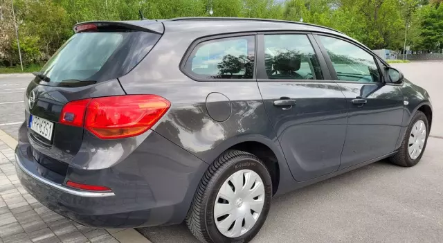OPEL Astra 1.6 Sports Tourer Active