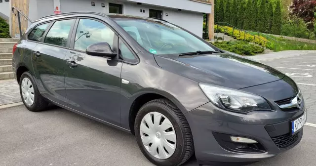 OPEL Astra 1.6 Sports Tourer Active