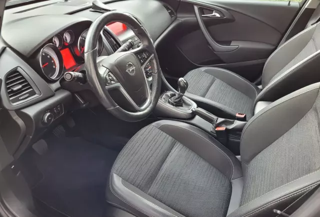 OPEL Astra 1.6 Sports Tourer Active