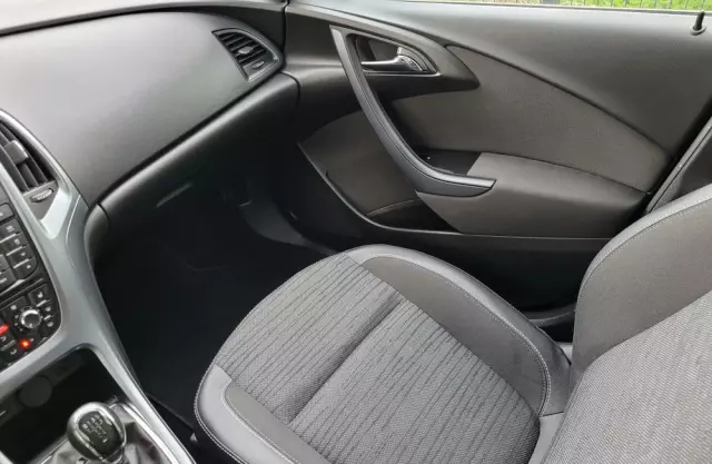 OPEL Astra 1.6 Sports Tourer Active