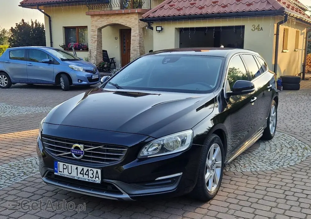 VOLVO V60 D2 Momentum