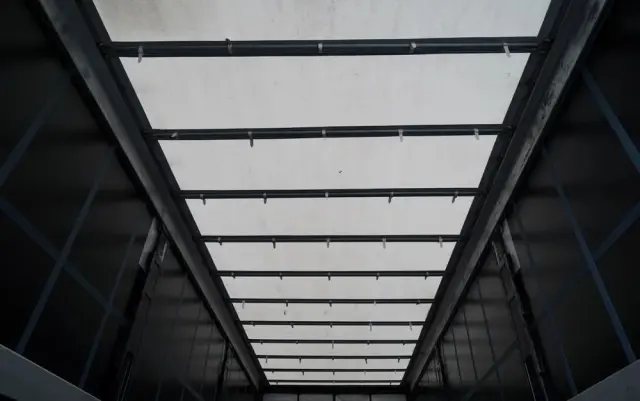 WECON PRZYCZEPA - 7,7 M / TANDEM / PRZEJAZDOWA / 