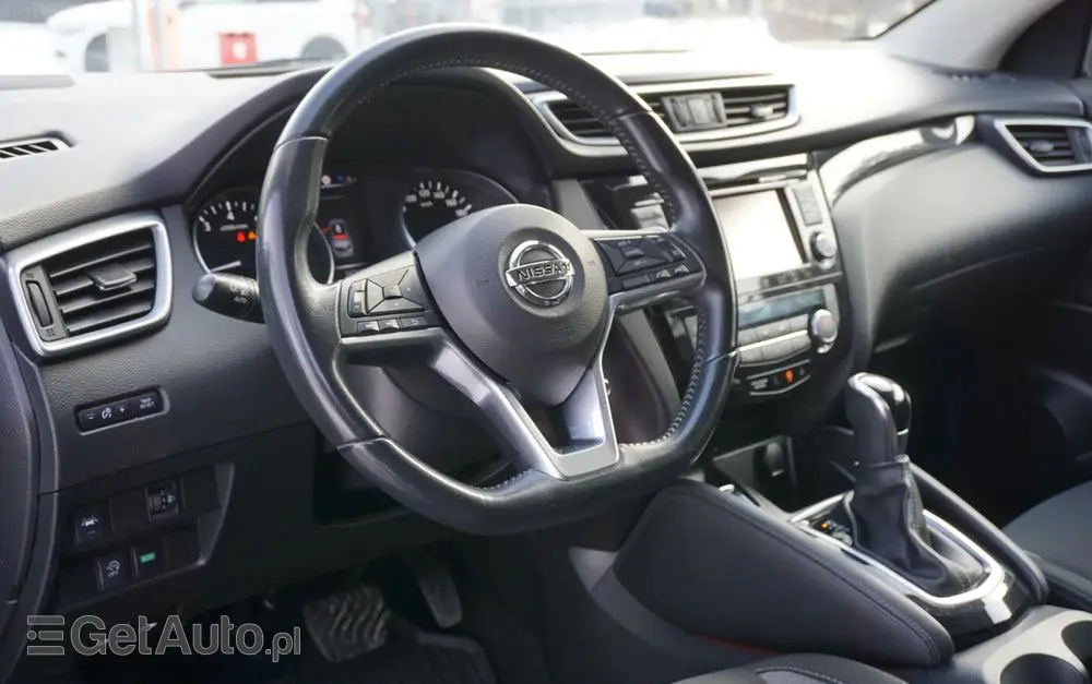 NISSAN Qashqai 1.2 DIG-T N-Connecta Xtronic EU6