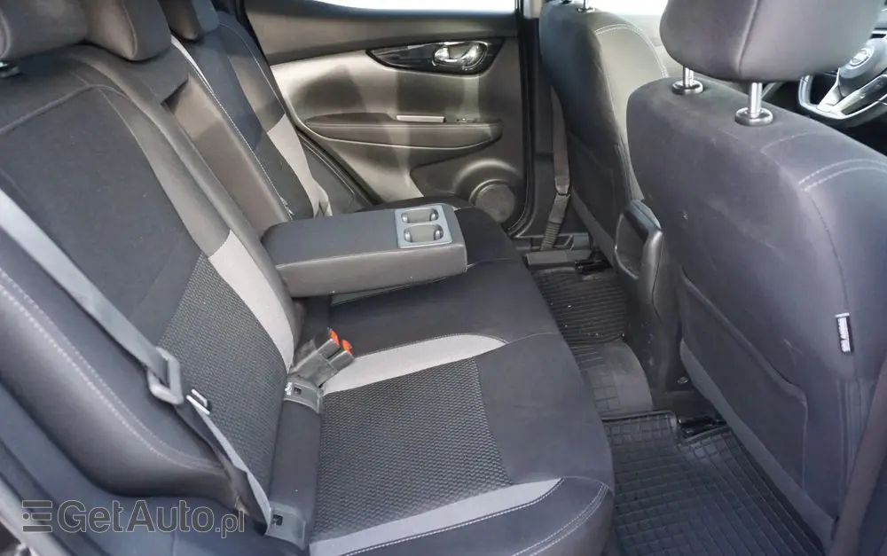 NISSAN Qashqai 1.2 DIG-T N-Connecta Xtronic EU6