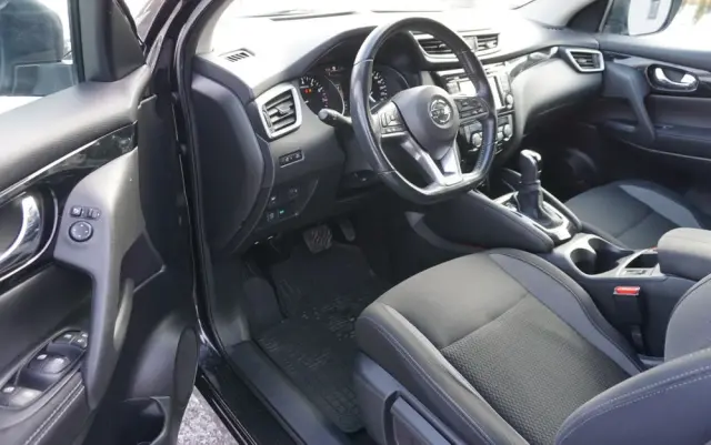 NISSAN Qashqai 1.2 DIG-T N-Connecta Xtronic EU6