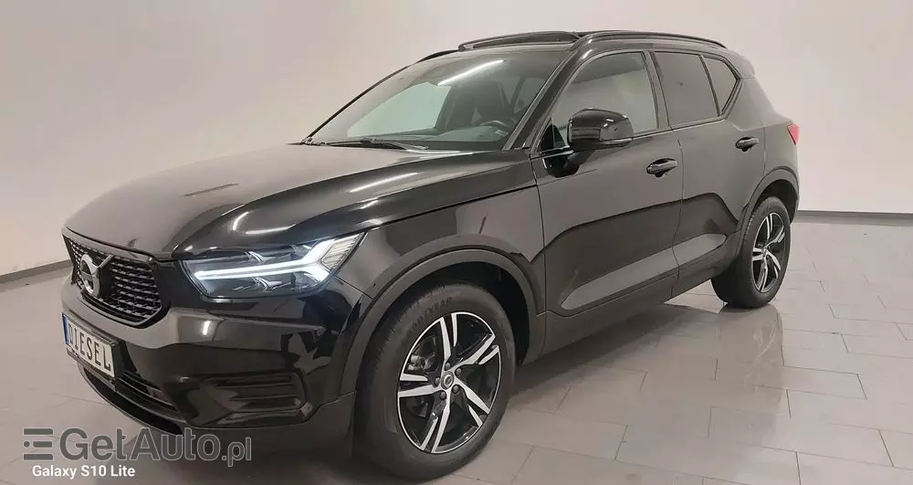 VOLVO XC 40 D3 R-Design