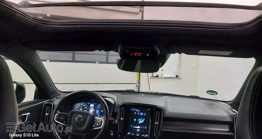 VOLVO XC 40 D3 R-Design