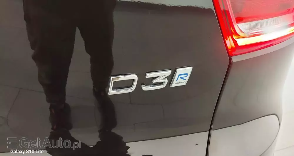 VOLVO XC 40 D3 R-Design