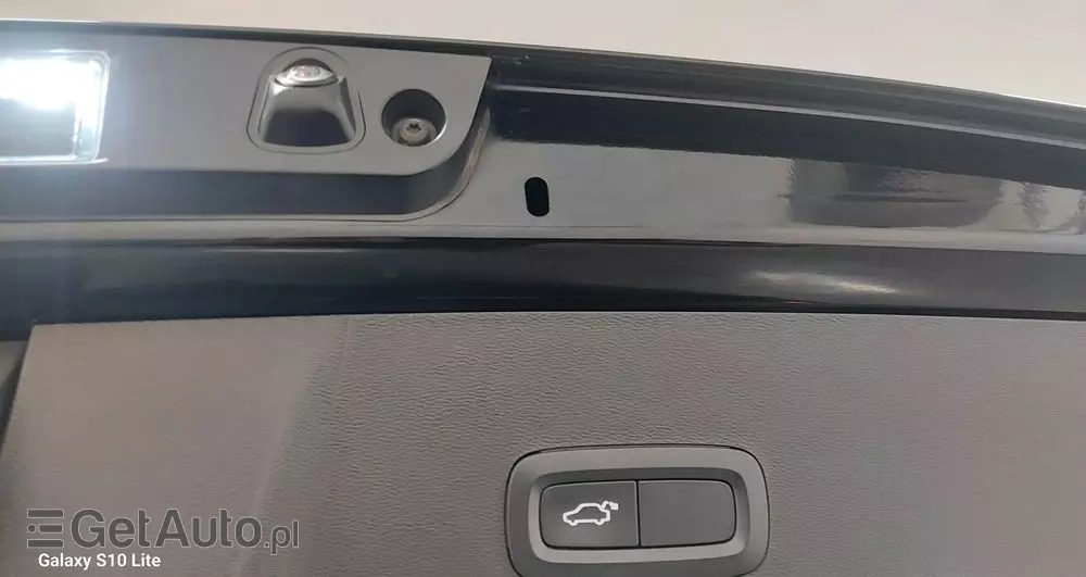 VOLVO XC 40 D3 R-Design