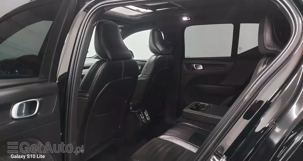 VOLVO XC 40 D3 R-Design