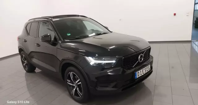 VOLVO XC 40 D3 R-Design