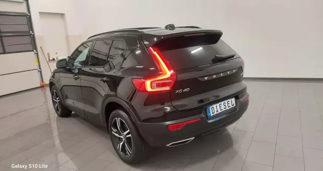 VOLVO XC 40 D3 R-Design