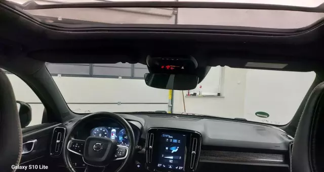 VOLVO XC 40 D3 R-Design