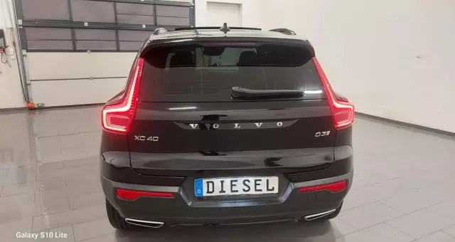 VOLVO XC 40 D3 R-Design