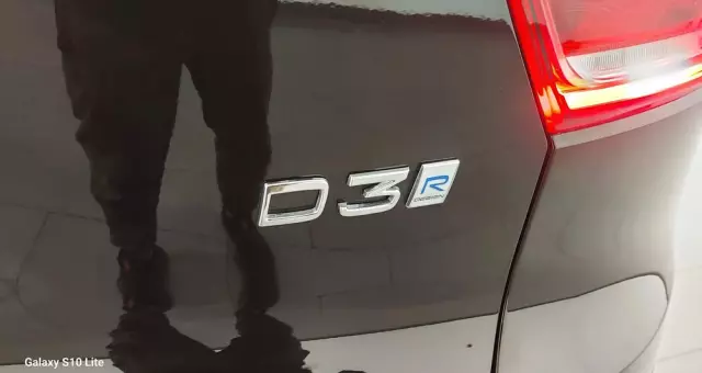 VOLVO XC 40 D3 R-Design