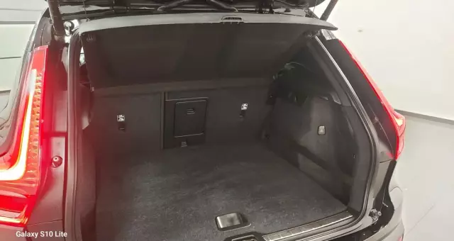 VOLVO XC 40 D3 R-Design