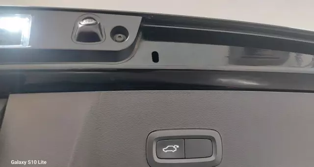 VOLVO XC 40 D3 R-Design