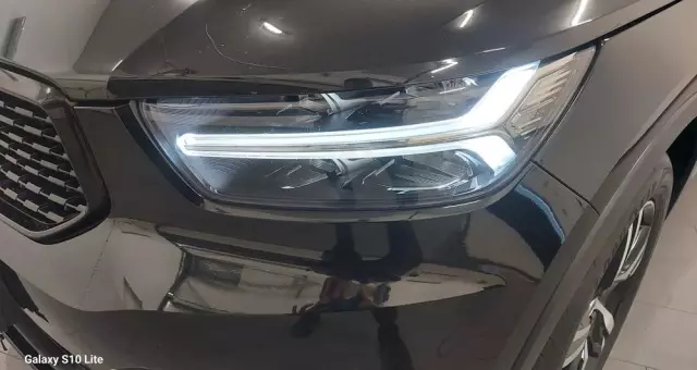 VOLVO XC 40 D3 R-Design