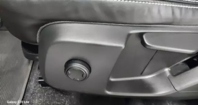 VOLVO XC 40 D3 R-Design