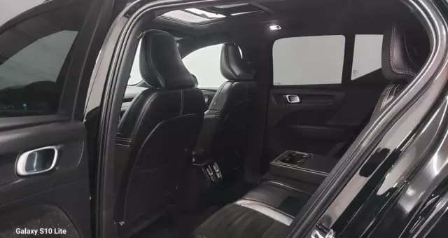 VOLVO XC 40 D3 R-Design