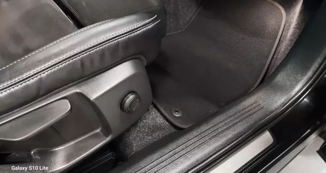 VOLVO XC 40 D3 R-Design