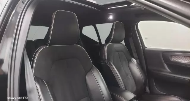 VOLVO XC 40 D3 R-Design