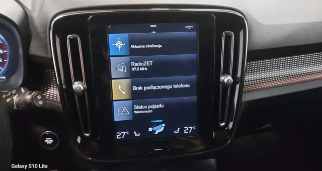 VOLVO XC 40 D3 R-Design