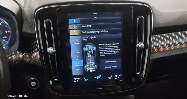 VOLVO XC 40 D3 R-Design