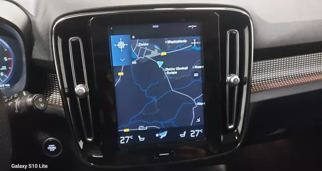 VOLVO XC 40 D3 R-Design