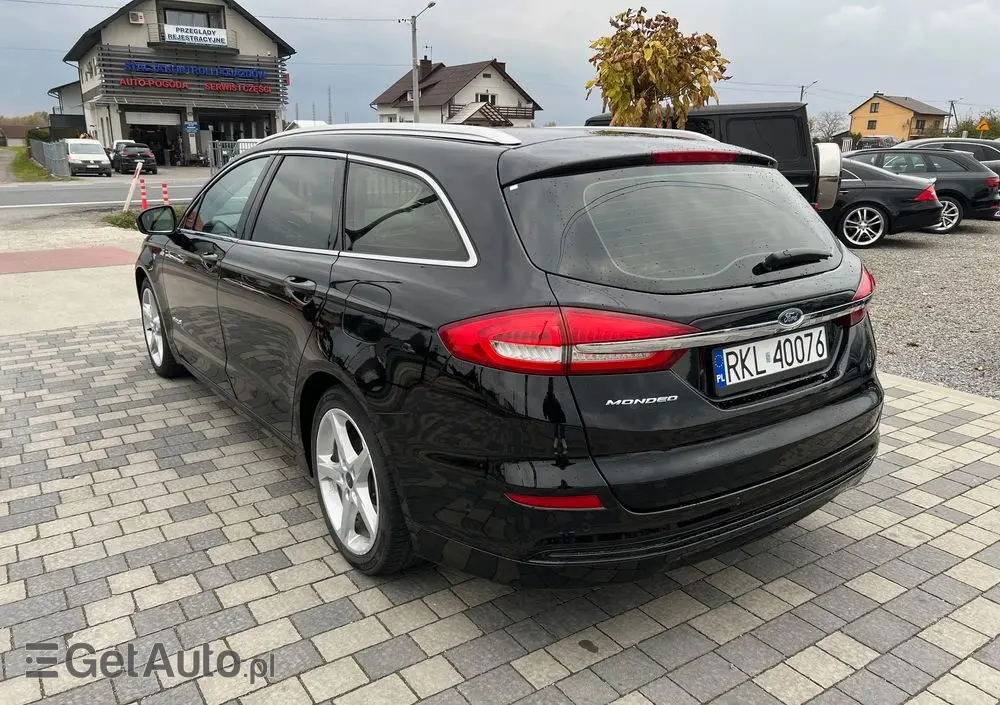 FORD Mondeo Turnier 2.0 Ti-VCT Hybrid Titanium