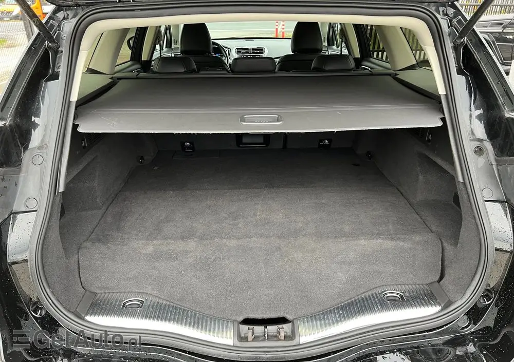 FORD Mondeo Turnier 2.0 Ti-VCT Hybrid Titanium