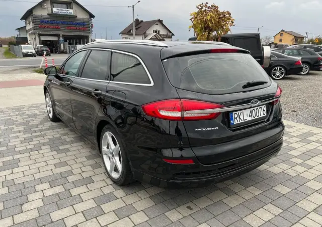 FORD Mondeo Turnier 2.0 Ti-VCT Hybrid Titanium