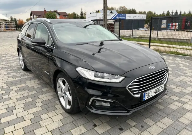 FORD Mondeo Turnier 2.0 Ti-VCT Hybrid Titanium