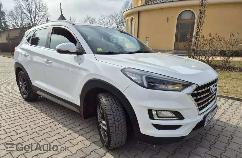 HYUNDAI Tucson 