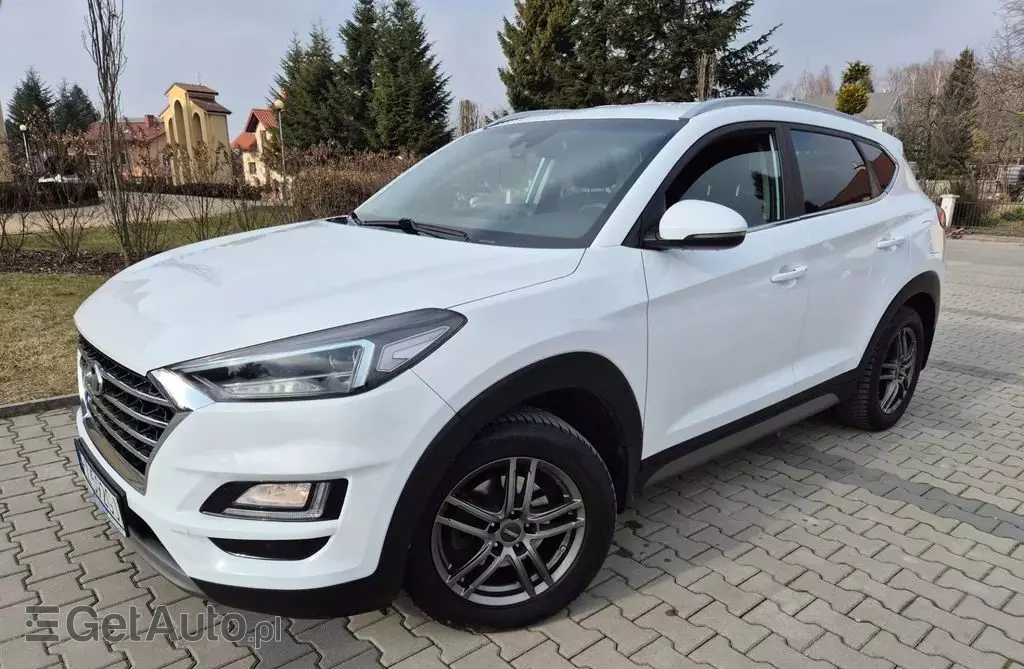 HYUNDAI Tucson 