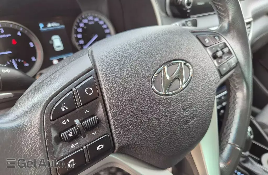 HYUNDAI Tucson 