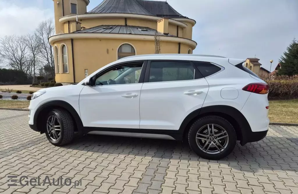 HYUNDAI Tucson 