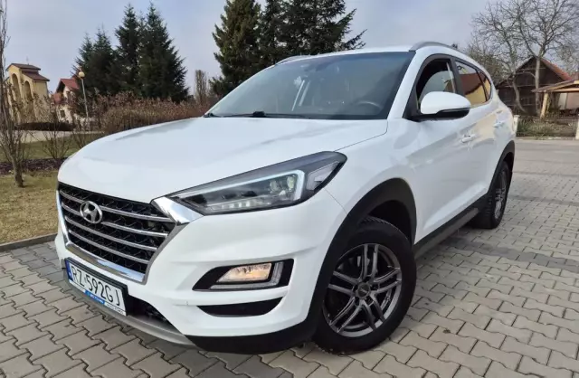 HYUNDAI Tucson 