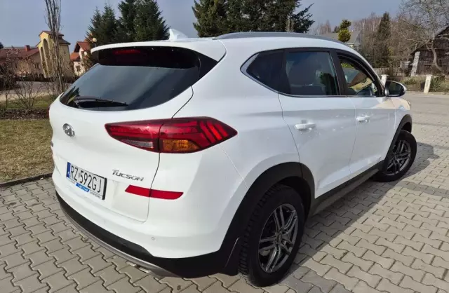 HYUNDAI Tucson 