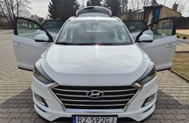 HYUNDAI Tucson 