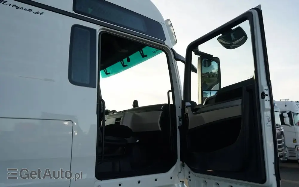 MAN TGX 18.470 / LOW DECK / MEGA / REGULOWANE SIODŁO / 2020 ROK / NAVI 