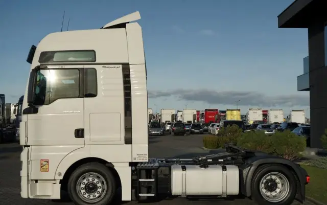 MAN TGX 18.470 / LOW DECK / MEGA / REGULOWANE SIODŁO / 2020 ROK / NAVI 