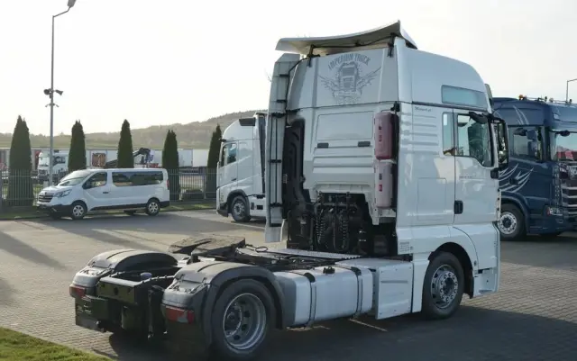 MAN TGX 18.470 / LOW DECK / MEGA / REGULOWANE SIODŁO / 2020 ROK / NAVI 