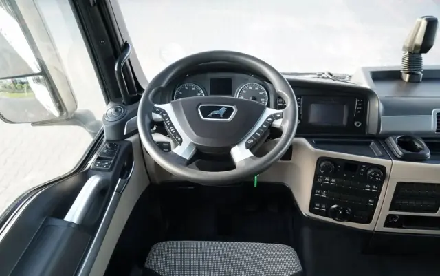 MAN TGX 18.470 / LOW DECK / MEGA / REGULOWANE SIODŁO / 2020 ROK / NAVI 